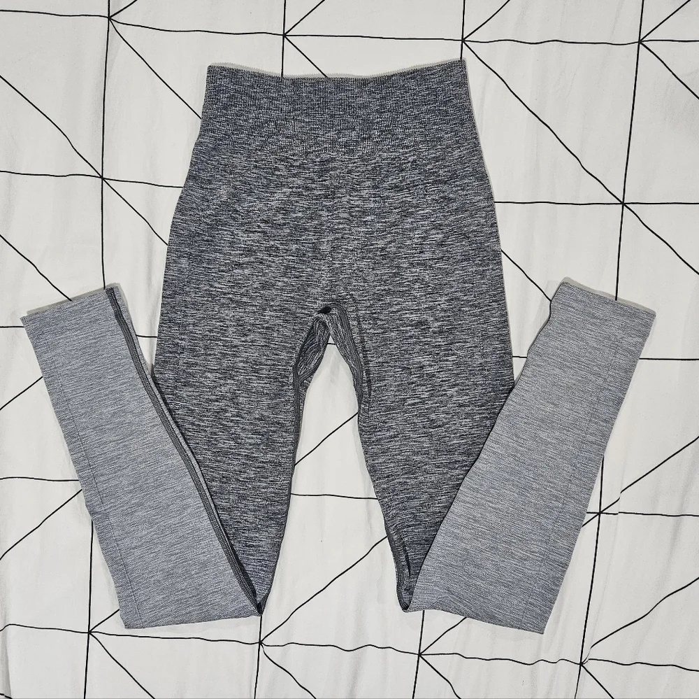 Lululemon Balance & Resist 7/8 Tight (25") Black / White / Light Cast Gradiant - Picture 6 of 6